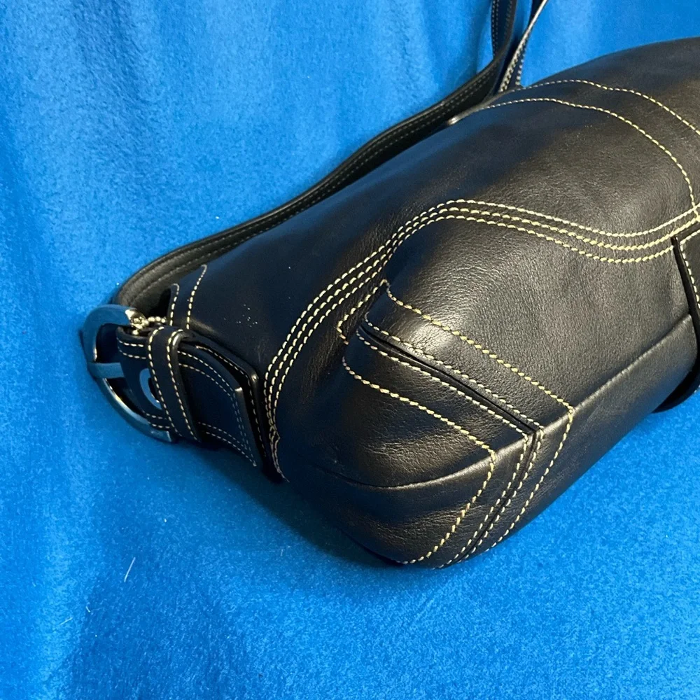 Coach Soho Vintage Black Leather Shoulder Bag With Contrast Stitching 2005 - Picture 5 of 16